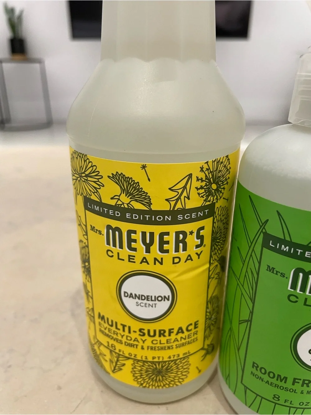 Meyers Dandeleloin Multi-Surface Cleaner & Fresh Cut Grass Room Freshener